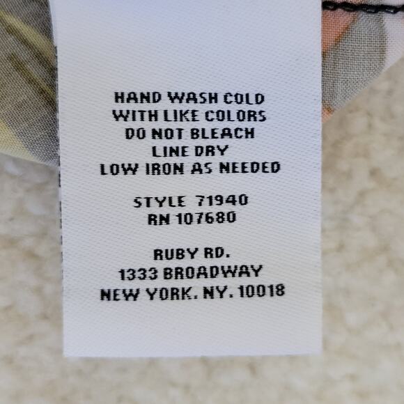 Ruby Road PXL Tie Front Blouse 3/4 Tab Sleeve V-Neck 6 Button Front Tropical - Picture 16 of 16